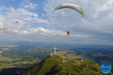 🪂 École de parapente Flying Puy de Dôme 97 Route du Puy de Dôme, 63870 Orcines 📞 04 73 62 68 38 / Portable : 06 79 46 28 54